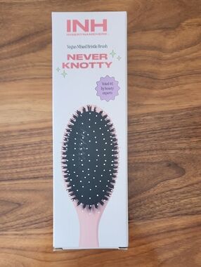 INH Never Knotty Vegan Bristle Brush - Pink